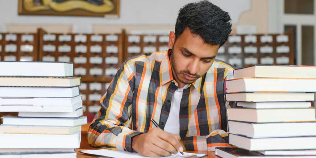 How Can I Crack NEET 2027 Examination with a Foundation Course?
